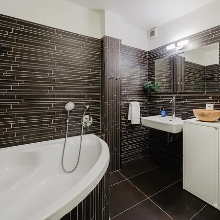 Days Maisonette With Smart Tv And Workspace In New Town Apartmán *