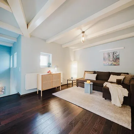 Days Maisonette With Smart Tv And Workspace In New Town *