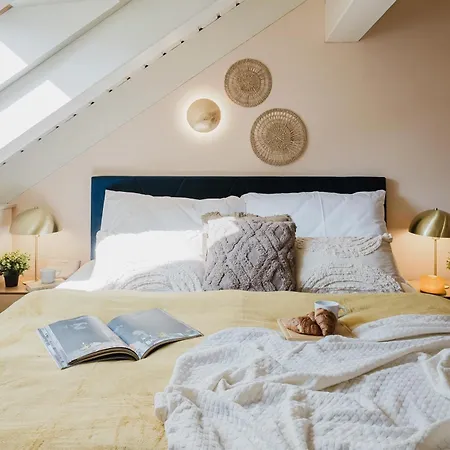 Apartmán Days Maisonette With Smart Tv And Workspace In New Town